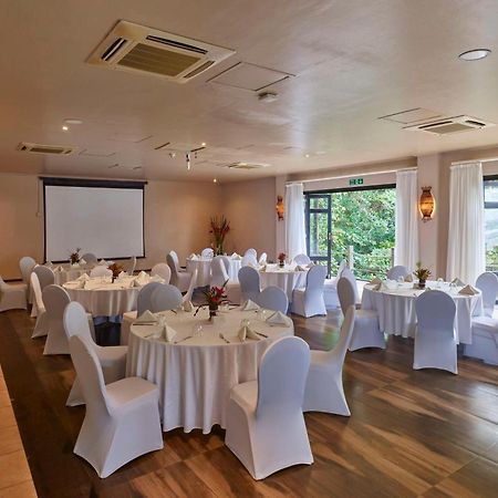 Doubletree By Hilton Seychelles Allamanda Resort & Spa Takamaka Exteriör bild