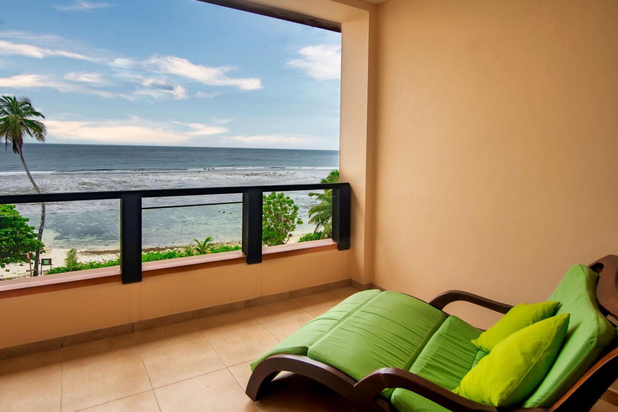 Doubletree By Hilton Seychelles Allamanda Resort & Spa Takamaka Exteriör bild