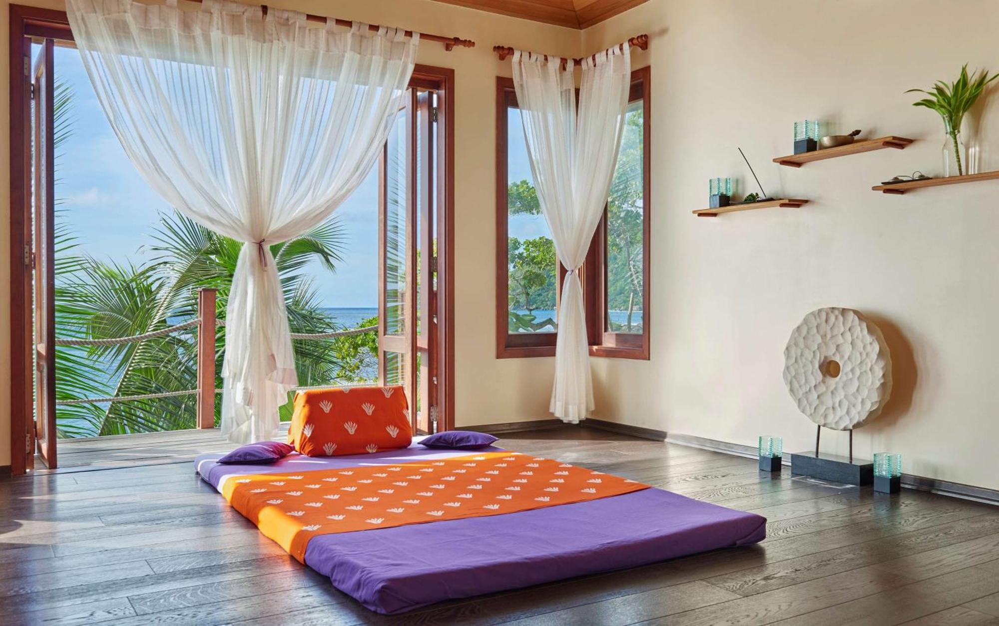 Doubletree By Hilton Seychelles Allamanda Resort & Spa Takamaka Exteriör bild