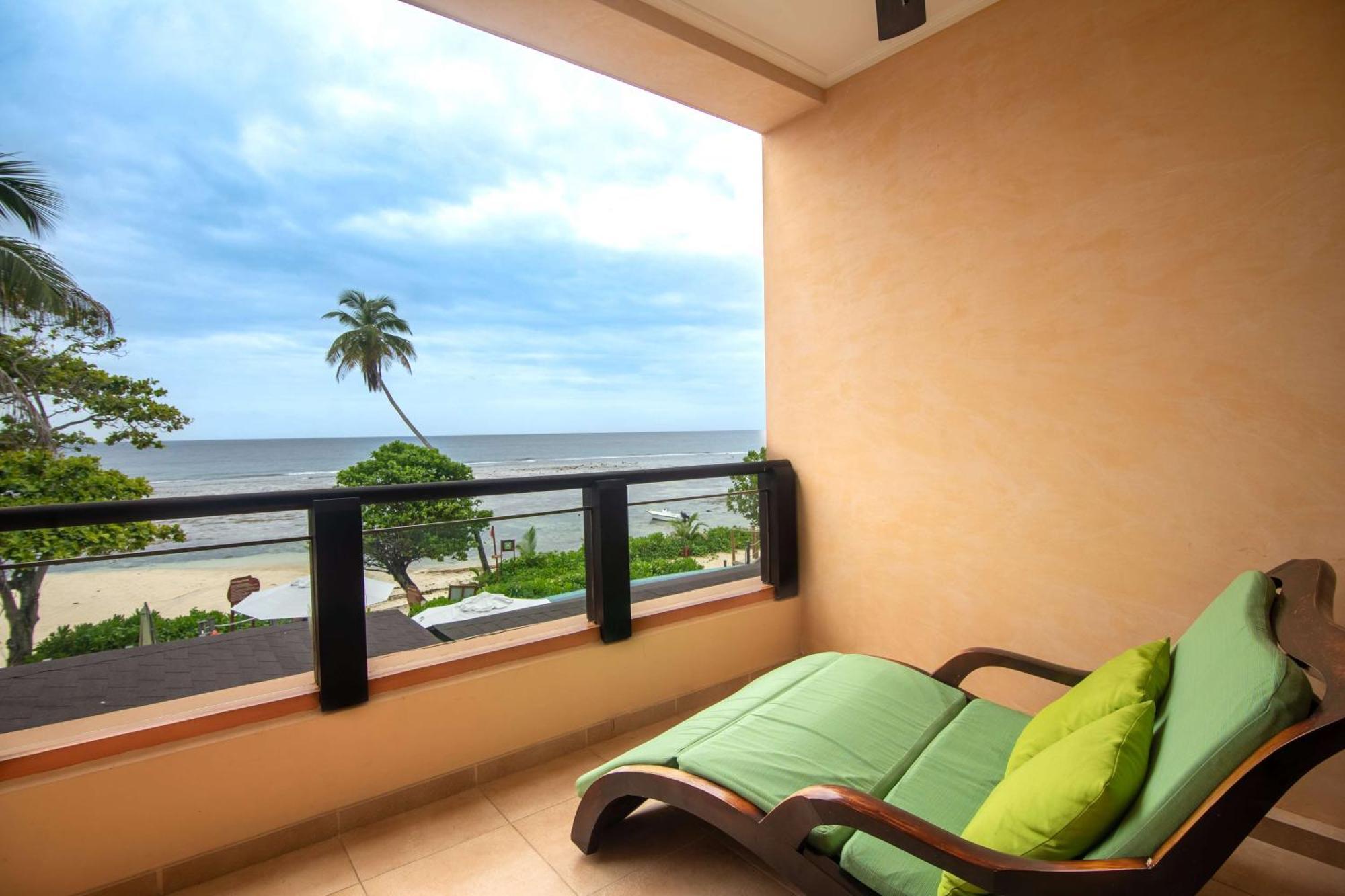 Doubletree By Hilton Seychelles Allamanda Resort & Spa Takamaka Exteriör bild