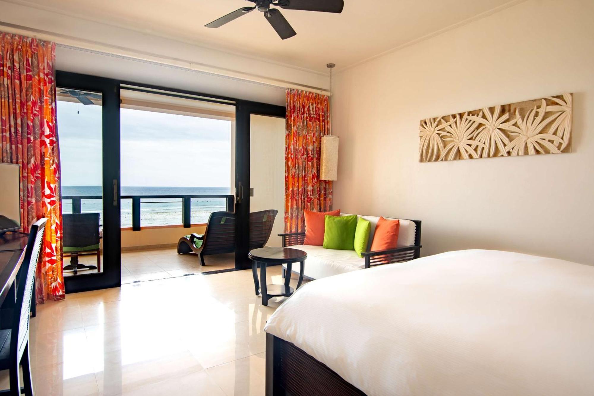 Doubletree By Hilton Seychelles Allamanda Resort & Spa Takamaka Exteriör bild