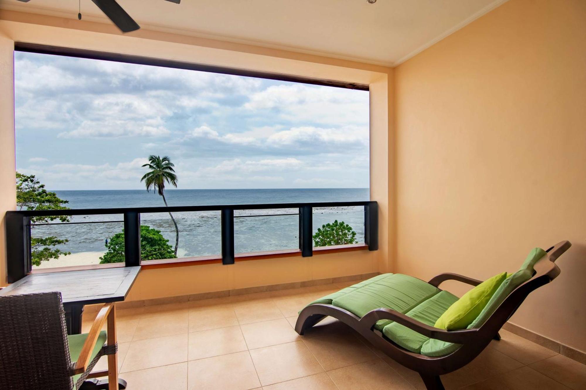 Doubletree By Hilton Seychelles Allamanda Resort & Spa Takamaka Exteriör bild