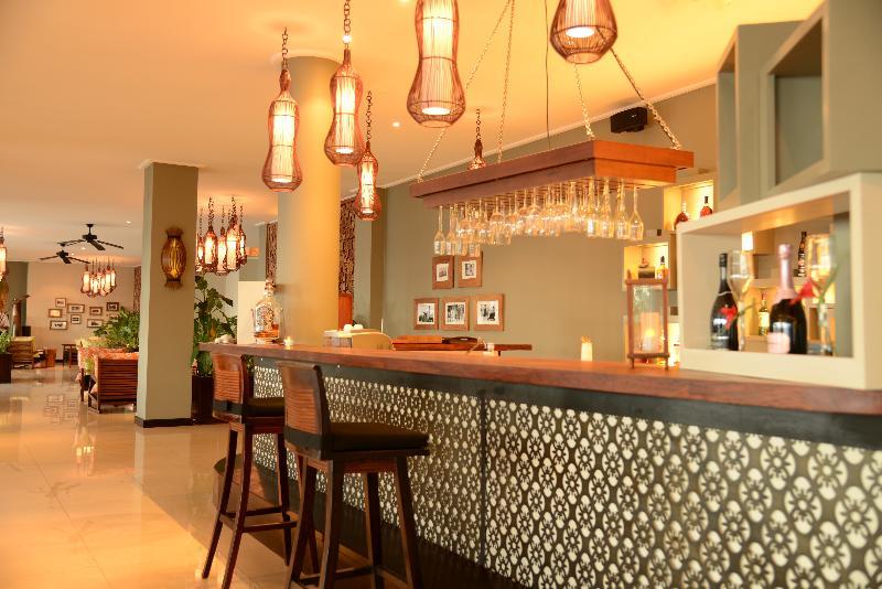 Doubletree By Hilton Seychelles Allamanda Resort & Spa Takamaka Exteriör bild